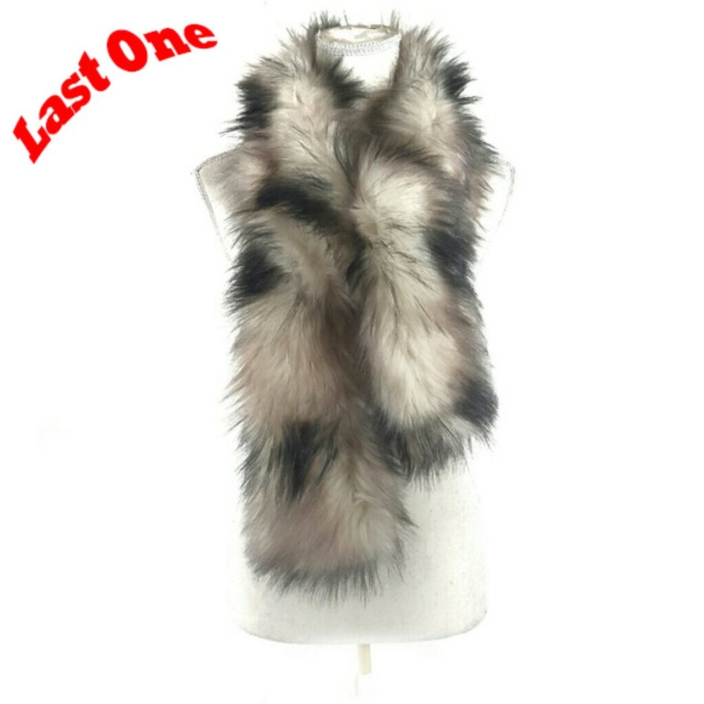 NWT Faux Fur Scarf - Picture 2 of 5